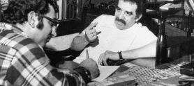 Gabriel García Márquez con Juan Gossain en Barranquilla. Foto: Archivo de El Espectador