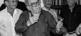 Gabriel García Márquez con los periodistas José Salgar y Javier Darío Restrepo en Cartagena. Foto: Archivo FNPI