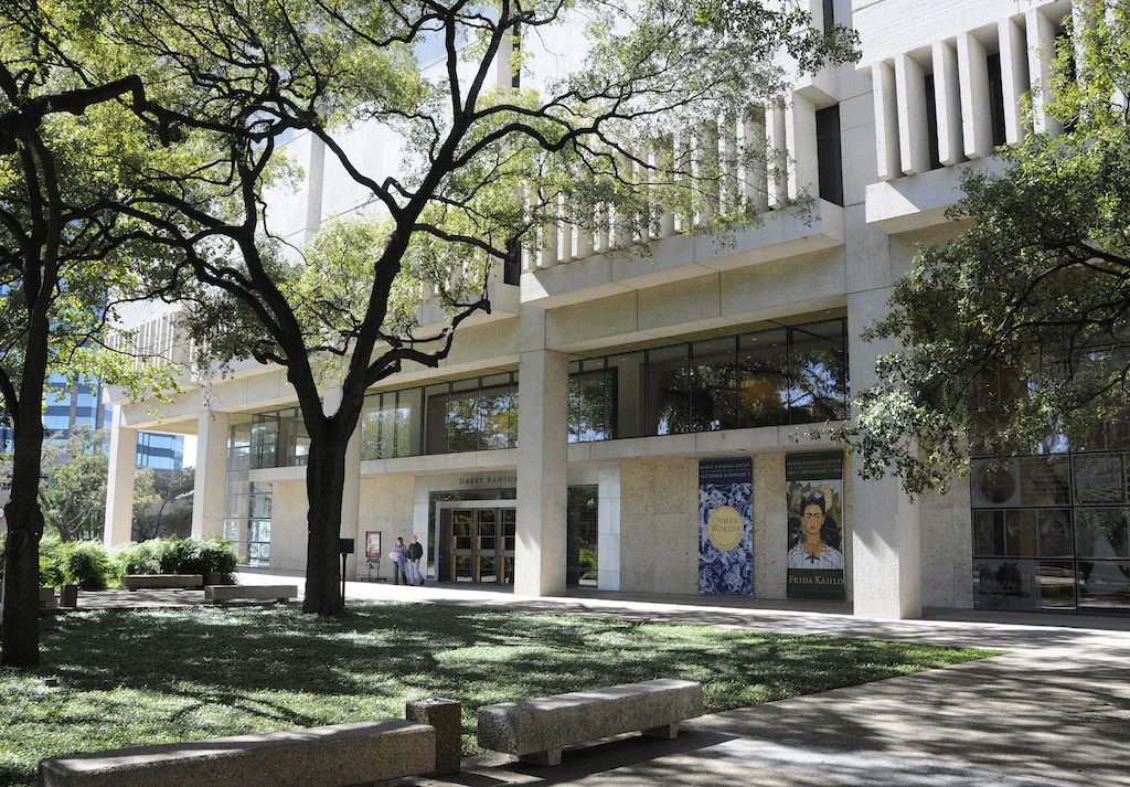 El Harry Ransom Center de la Universidad de Texas en Austin. Fotografía por Anthony Maddaloni. Imagen cortesía del Harry Ransom Center